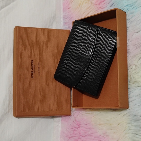 SALE! Authentic Louis Vuitton Black Epi Coin & Card Purse Vintage Wallet Unisex - Picture 12 of 13